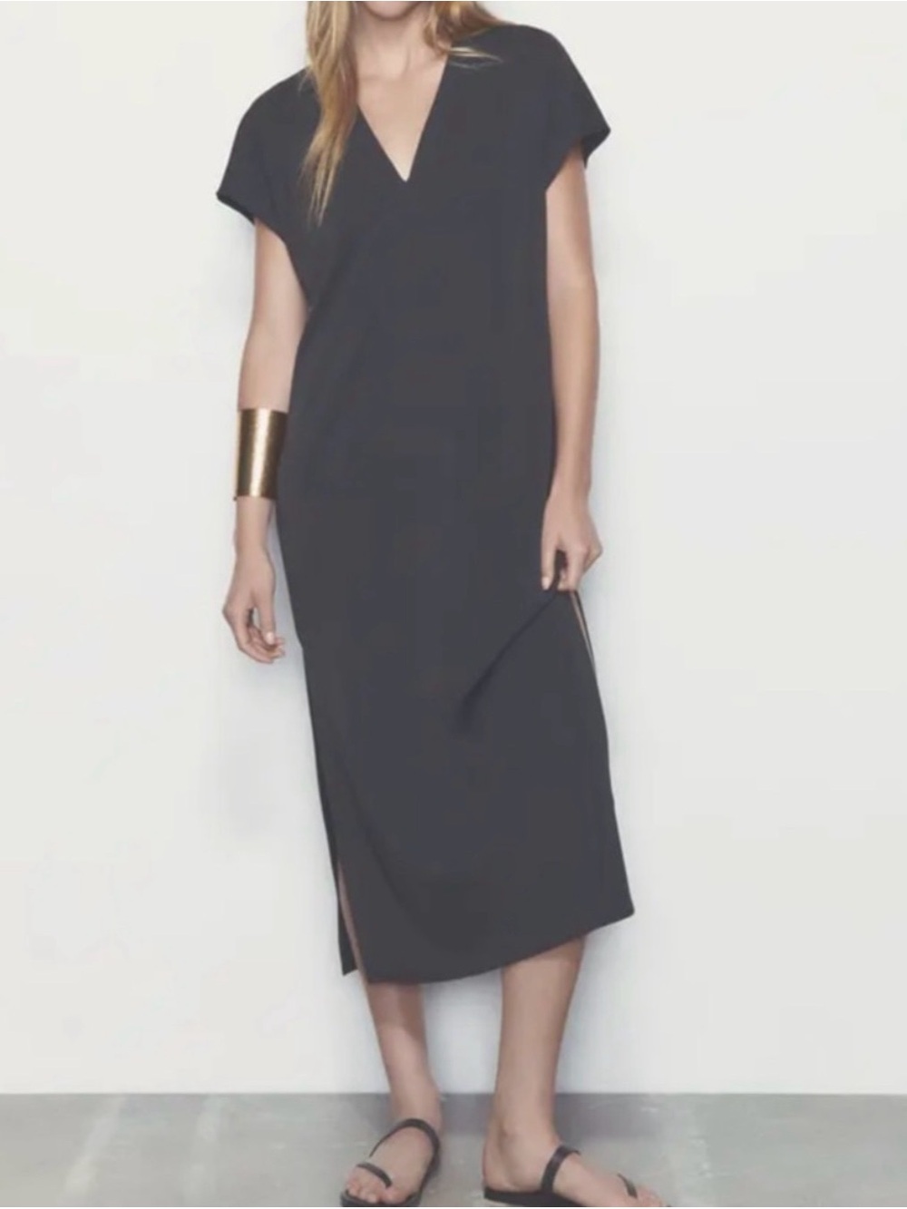 NWT - Zara Black V-Neck Relaxed Midi Dress